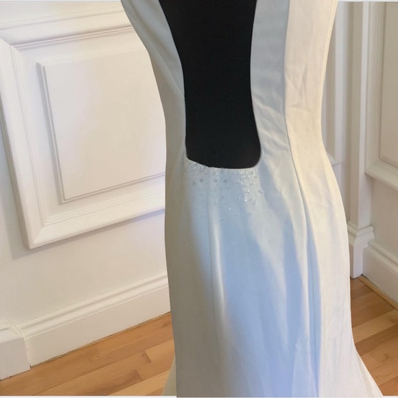 Brand New Unaltered | Sarah Seven Cassiopeia | Chapel Length Wedding Gown Size 8 - Picture 12 of 16